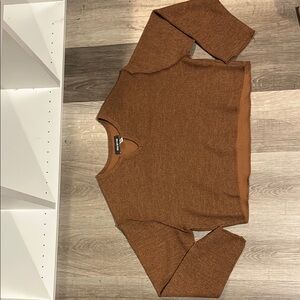 Chic Brown Knit Sweater with Keyhole Neckline